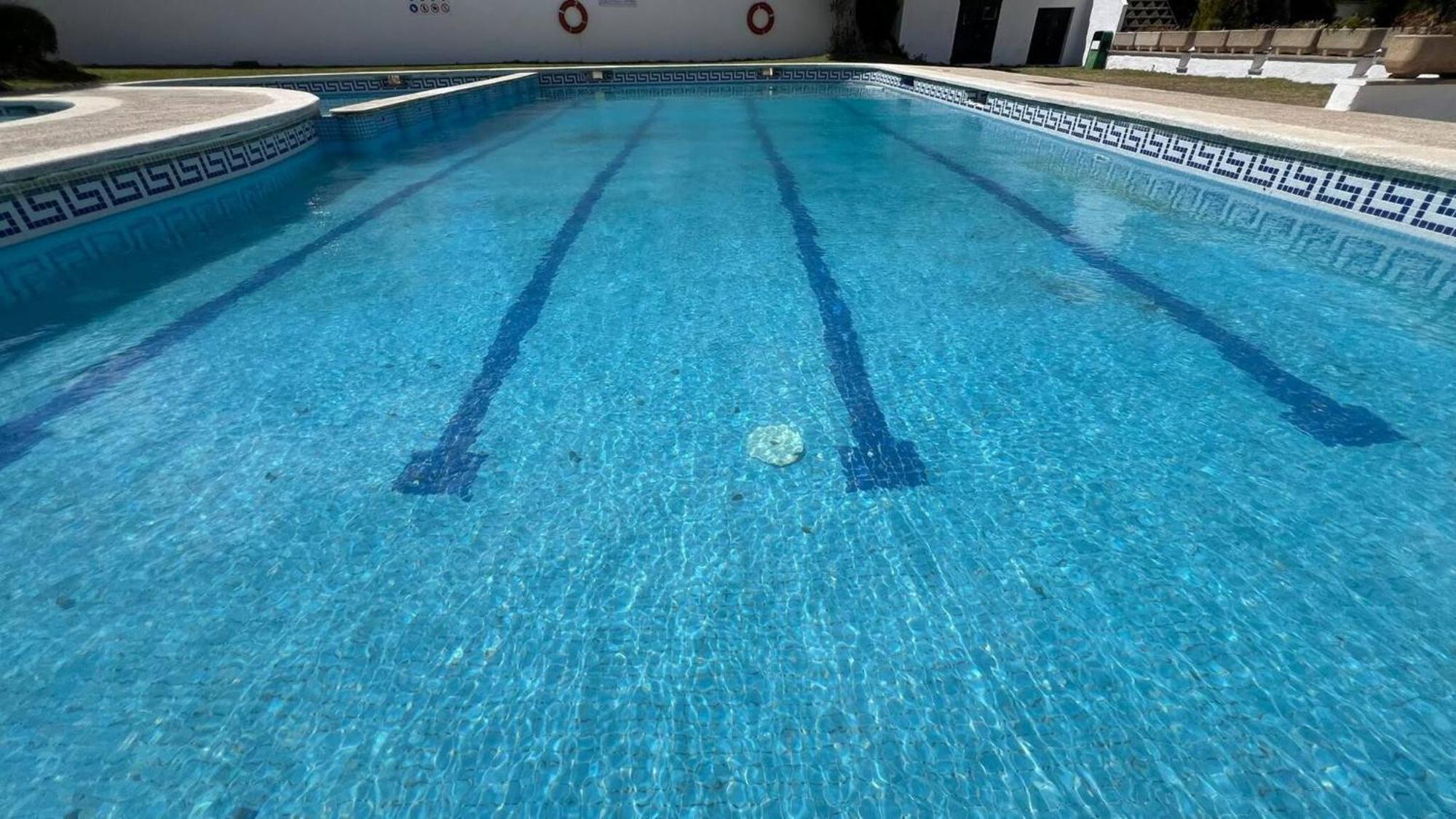 Piso Planta Baja Salida Piscina Av-03 * Roses