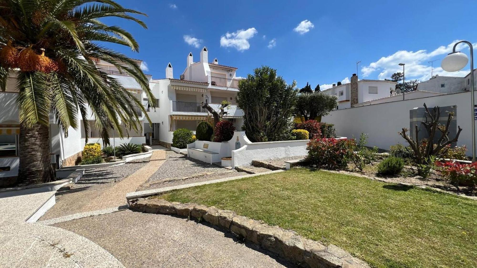 Piso Planta Baja Salida Piscina Av-03 Apartment