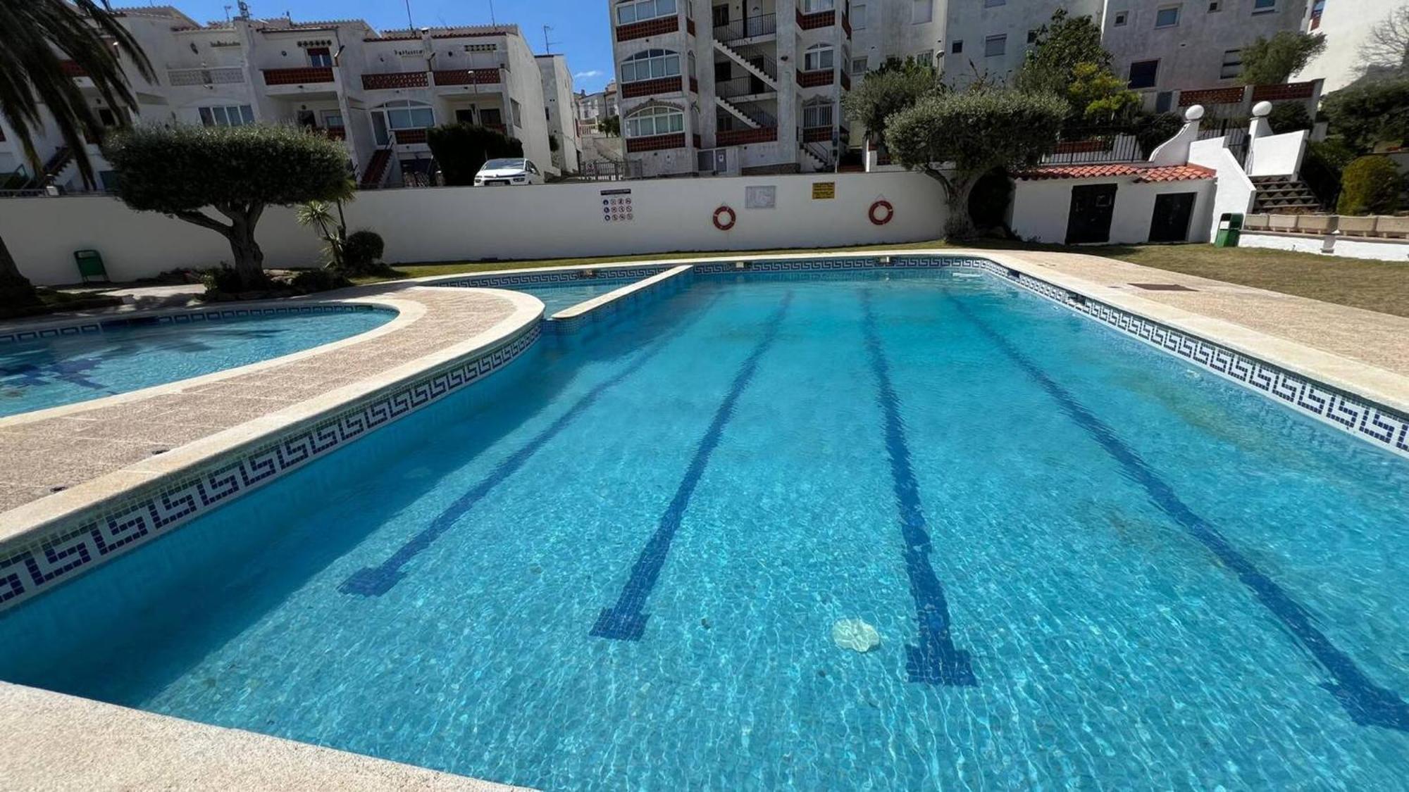 Piso Planta Baja Salida Piscina Av-03 Apartment Roses
